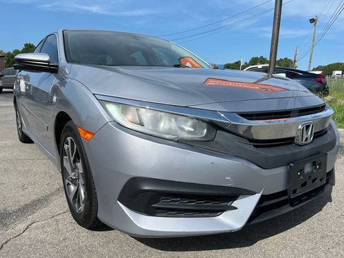 Used 2018 Honda Civic EX image 2