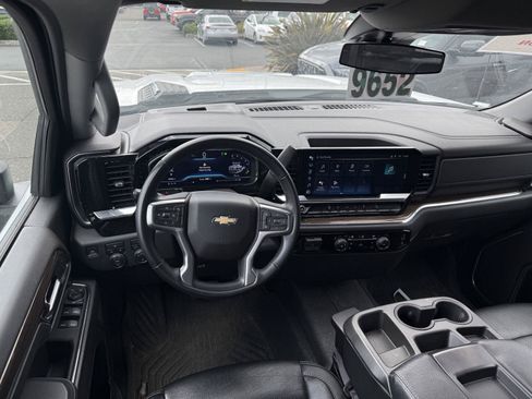 Used 2024 Chevrolet Silverado 3500 LT AWD/4WD image 16