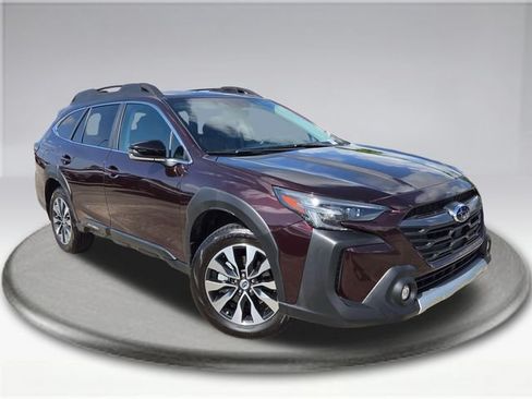 Certified 2025 Subaru Outback Limited AWD/4WD image 3