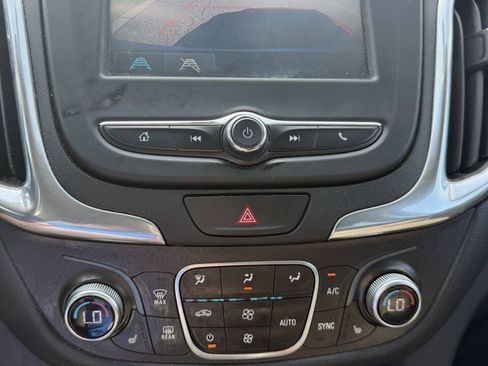 Used 2018 Chevrolet Equinox LT FWD image 33