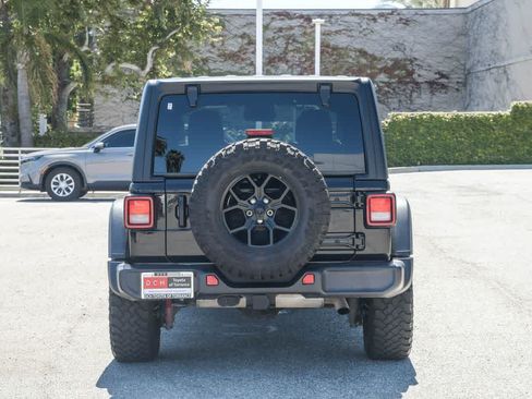 Used 2025 Jeep Wrangler Unlimited Sport AWD/4WD image 8