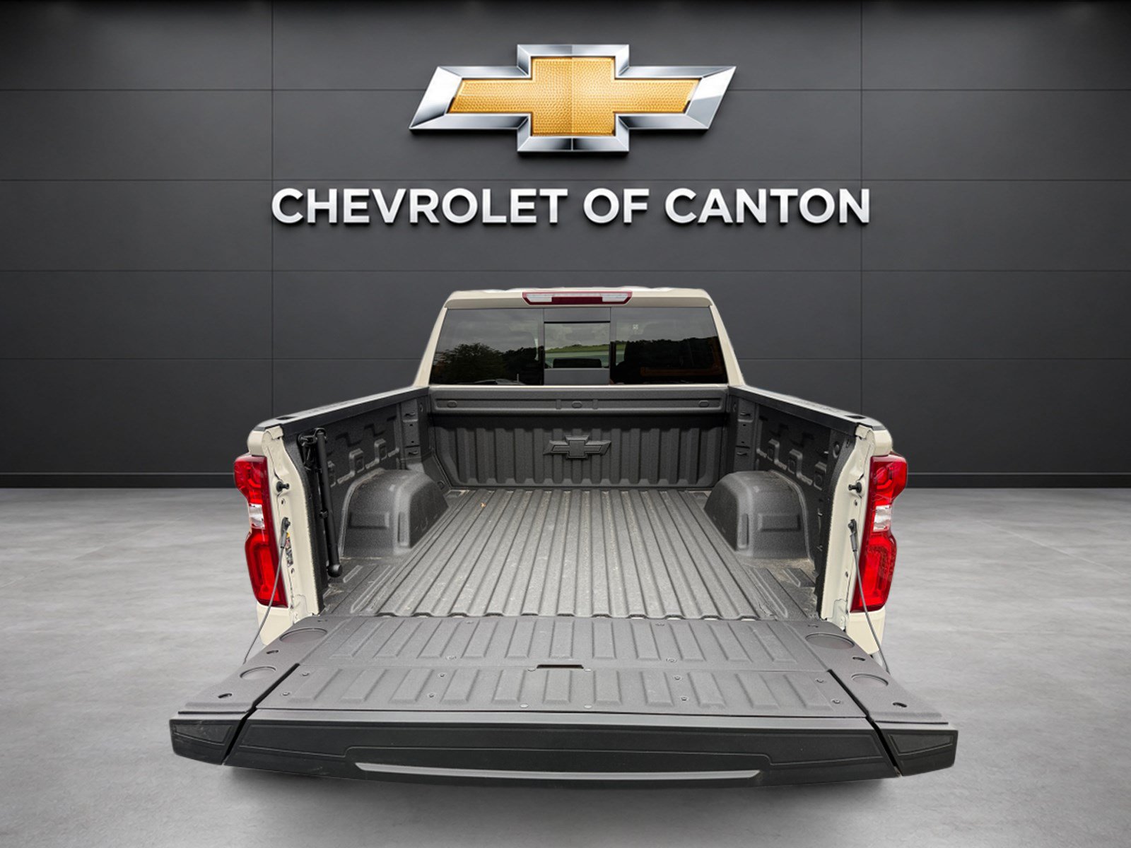 New 2026 Chevrolet Silverado 1500 RST w/ Dark Appearance Package AWD/4WD image 17