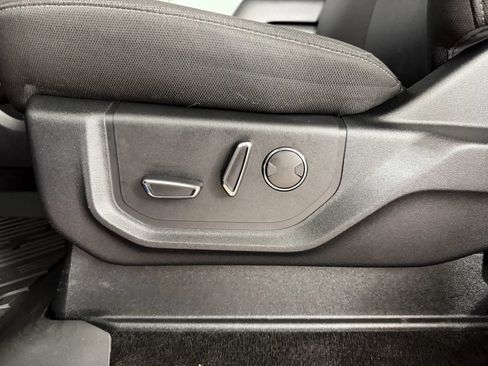 Used 2018 Ford F150 XLT w/ Equipment Group 302A Luxury AWD/4WD image 14