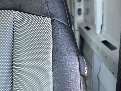 Used 2025 RAM ProMaster 2500 w/ Convenience Group FWD image 13