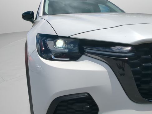 Certified 2025 MAZDA CX-70 Plug-In Hybrid w/ Premium Pkg AWD/4WD image 9