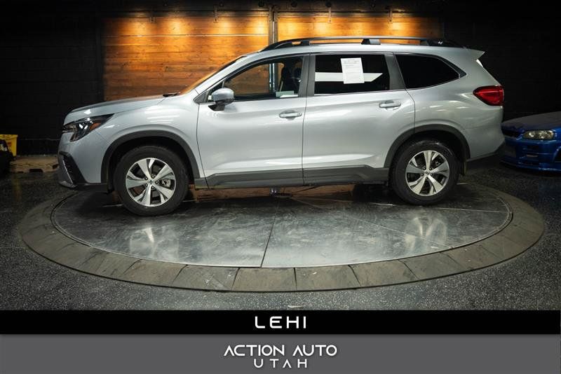 Used 2025 Subaru Ascent Premium AWD/4WD image 1