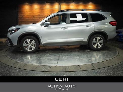 Used 2025 Subaru Ascent Premium AWD/4WD image 1