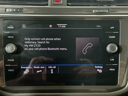 Used 2022 Volkswagen Tiguan SE w/ Panoramic Sunroof Package image 21