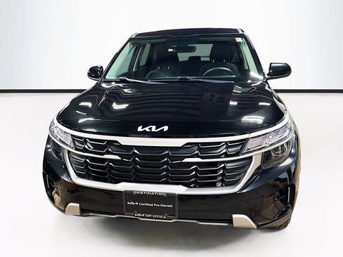 Used 2024 Kia Seltos LX AWD/4WD image 2
