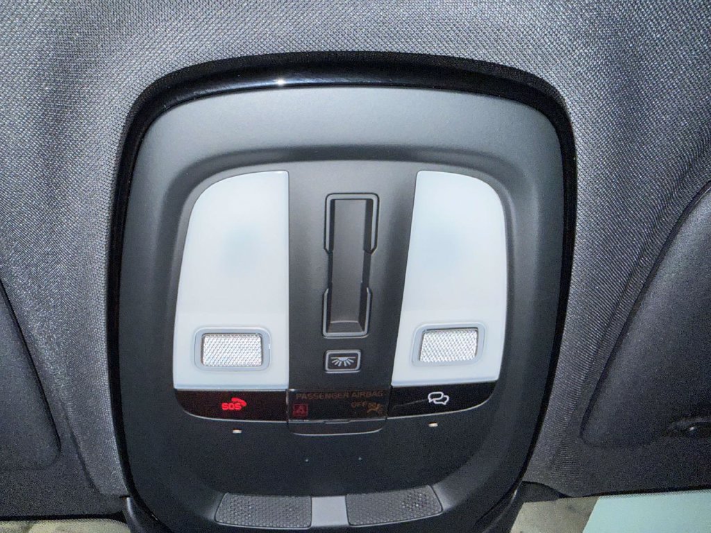 Used 2025 Volvo V60 B5 Cross Country Ultra AWD/4WD image 26