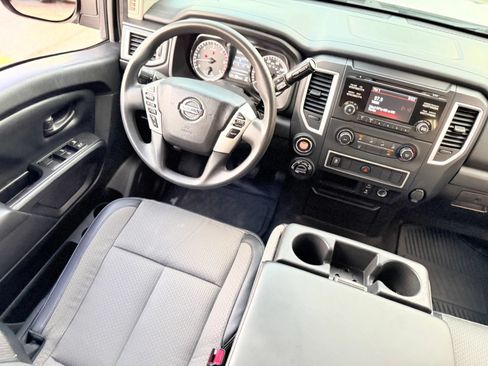 Used 2017 Nissan Titan S AWD/4WD image 20