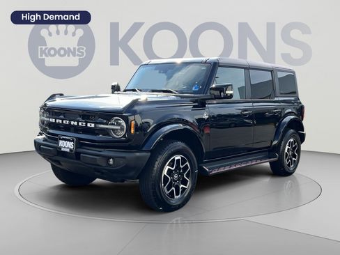 Used 2025 Ford Bronco Outer Banks AWD/4WD image 1