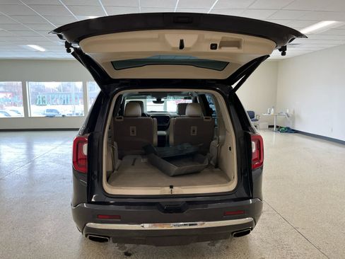 Used 2022 GMC Acadia Denali w/ Denali Ultimate Package image 12