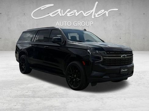 Used 2022 Chevrolet Suburban RST w/ Luxury Package RWD image 2