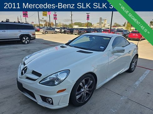 Used 2011 Mercedes-Benz SLK 300 image 1