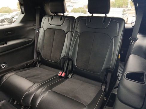 Used 2024 Jeep Grand Cherokee L Altitude image 5