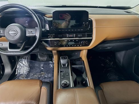 Used 2022 Nissan Pathfinder Platinum w/ Cargo Package image 19