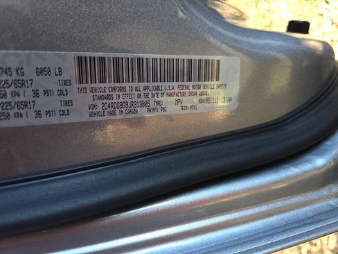 Used 2018 Dodge Grand Caravan SE w/ UConnect Hands-Free Group image 28