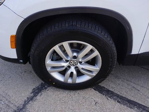 Used 2016 Volkswagen Tiguan S FWD image 7