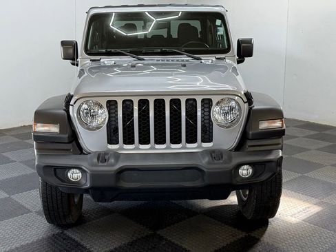 Used 2020 Jeep Gladiator Sport w/ Quick Order Package 24S image 2