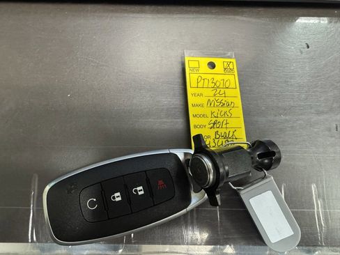 Used 2024 Nissan Kicks SR image 14