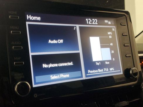 Used 2021 Toyota Corolla LE image 28