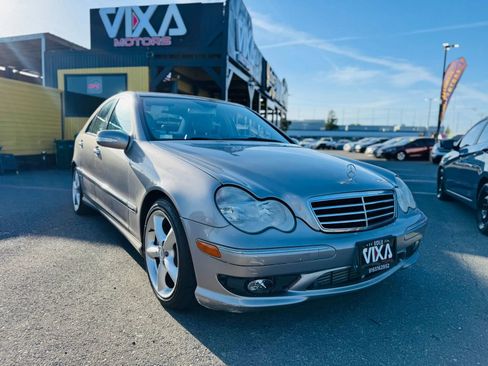 Used 2005 Mercedes-Benz C 230 Sedan image 3