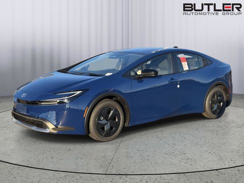 New 2026 Toyota Prius Plug-In Hybrid FWD image 2