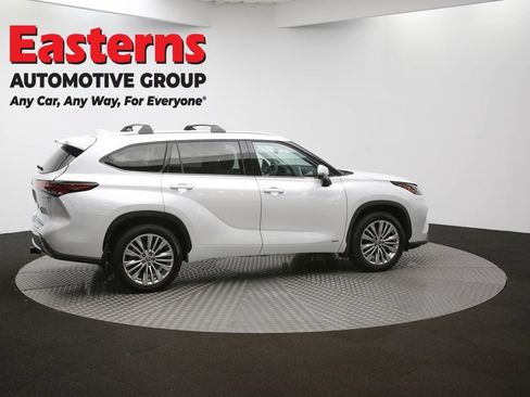 Used 2024 Toyota Highlander Platinum AWD/4WD image 49