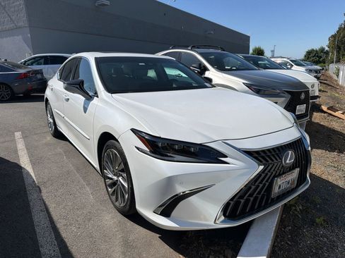 Certified 2022 Lexus ES 300h w/ Accessory Package 2 FWD image 1