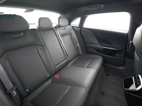 Used 2023 Lucid Air Pure image 5