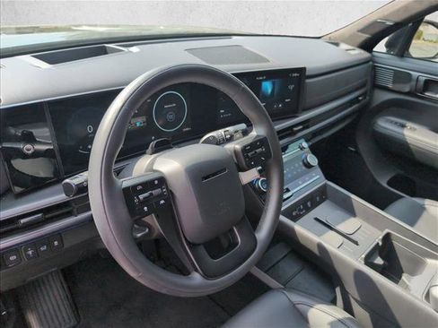 Certified 2025 Hyundai Santa Fe Calligraphy image 9