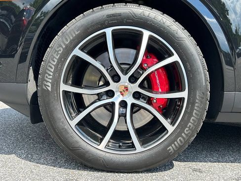 Certified 2025 Porsche Cayenne S AWD/4WD image 14