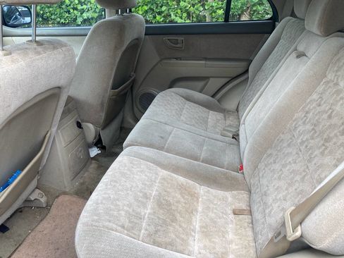 Used 2008 Kia Sorento 2WD image 7
