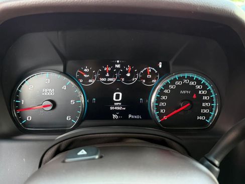 Used 2017 GMC Yukon SLT w/ Premium Edition AWD/4WD image 61