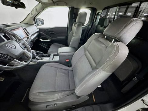 Used 2022 Nissan Frontier SV image 17