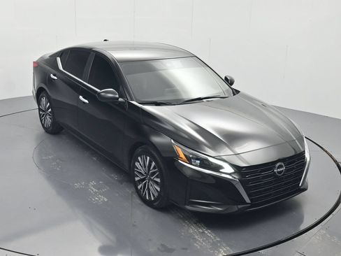 Used 2023 Nissan Altima 2.5 SV FWD image 30