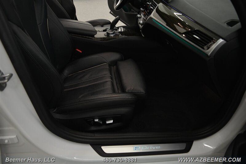 Used 2018 BMW 530e RWD image 24