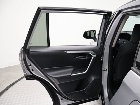 Certified 2021 Toyota RAV4 LE image 21