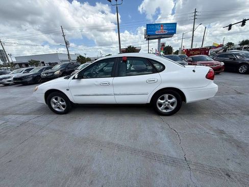 Used 2000 Ford Taurus SES image 2