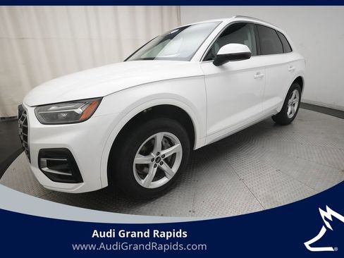 Used 2023 Audi Q5 Premium w/ Convenience Package AWD/4WD image 1