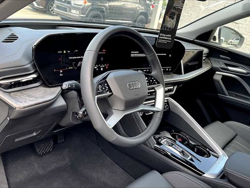 Used 2025 Audi Q5 Prestige image 8