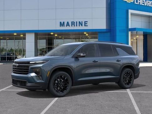 New 2026 Chevrolet Traverse LT image 2