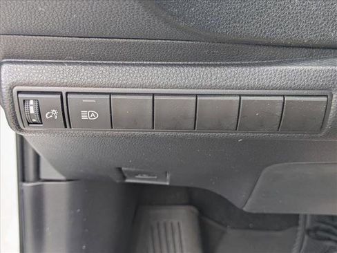 Used 2022 Toyota Corolla LE w/ LE Convenience Package FWD image 12