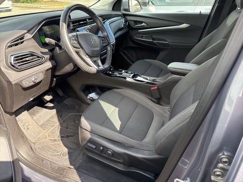 Used 2023 Chevrolet Bolt EUV LT w/ Comfort Package image 9