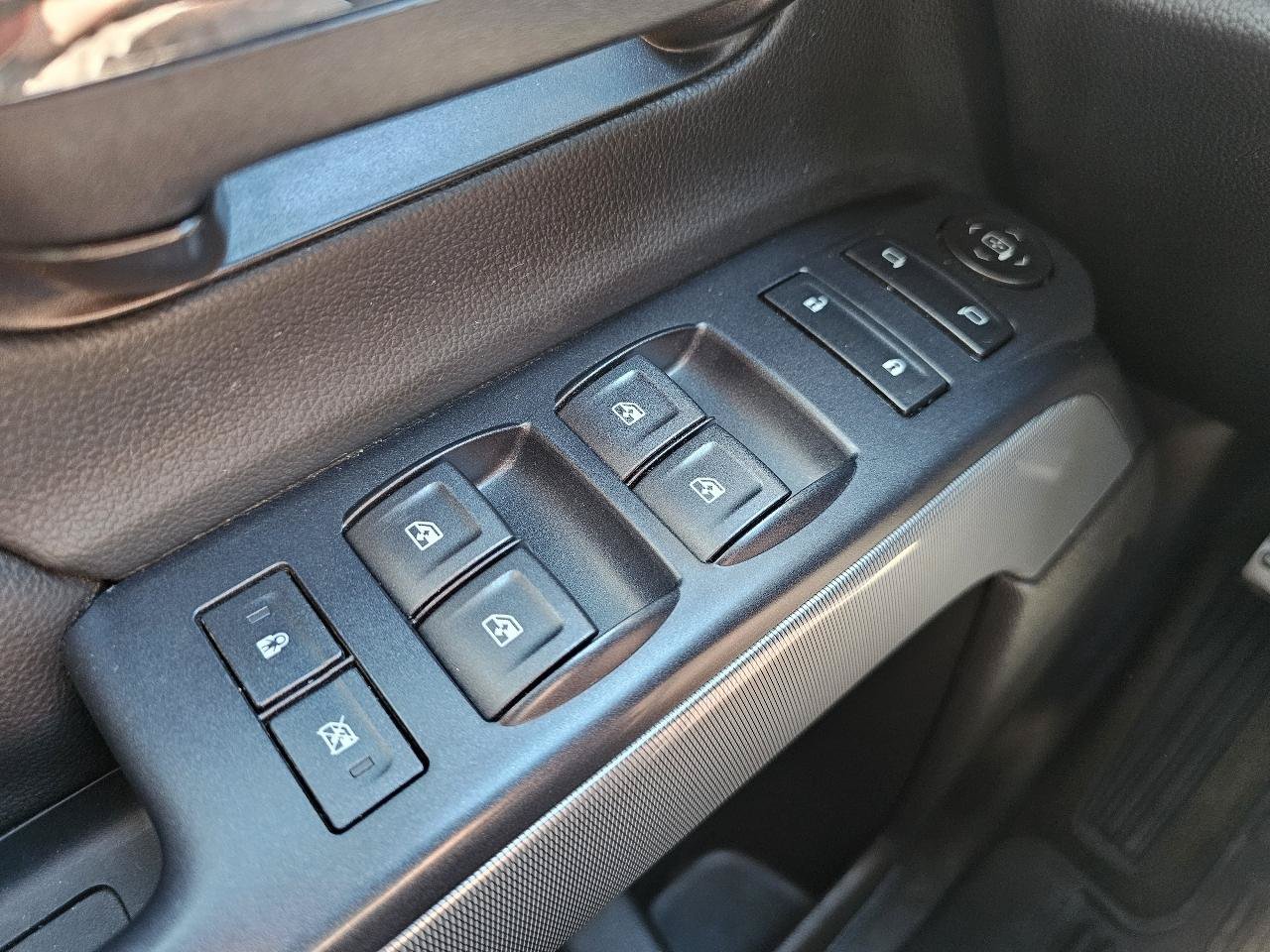 Used 2018 Chevrolet Silverado 1500 LT w/ Texas Edition AWD/4WD image 45