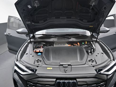Used 2024 Audi Q8 e-tron Prestige w/ Prestige Package image 40