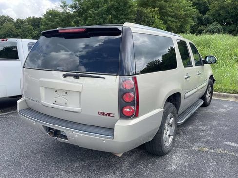 Used 2007 GMC Yukon XL Denali AWD/4WD image 2