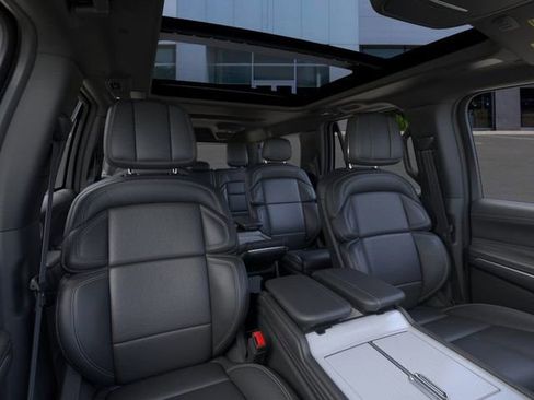 New 2025 Lincoln Navigator L Reserve w/ Jet Appearance Package image 32