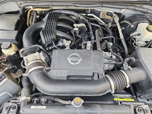 Used 2015 Nissan Xterra S image 25